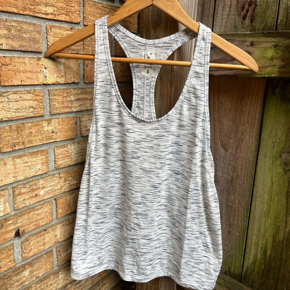 lululemon athletica Gray and White Tank Top - Picture 1 of 3